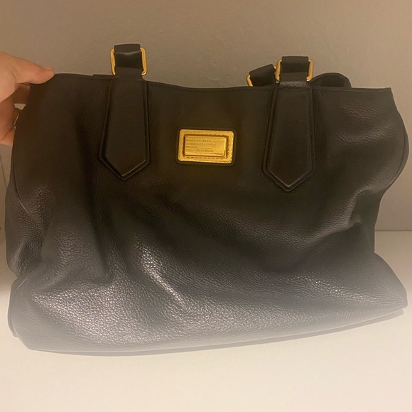 Marc Jacobs large black leather tote can hold computer for work! - Picture 2 of 2